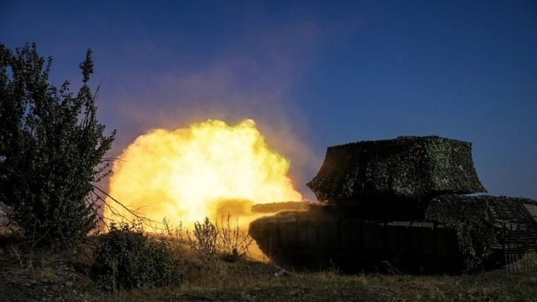 Ejército ruso avanza en la frontera con Dnepropetrovsk, según líder de Donetsk