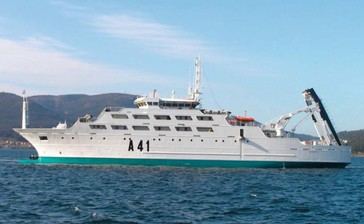 Defensa y Agricultura extienden colaboración sobre el buque 'Intermares' hasta 2030