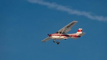 Ladrón misterioso roba y repara avioneta antes de devolverla