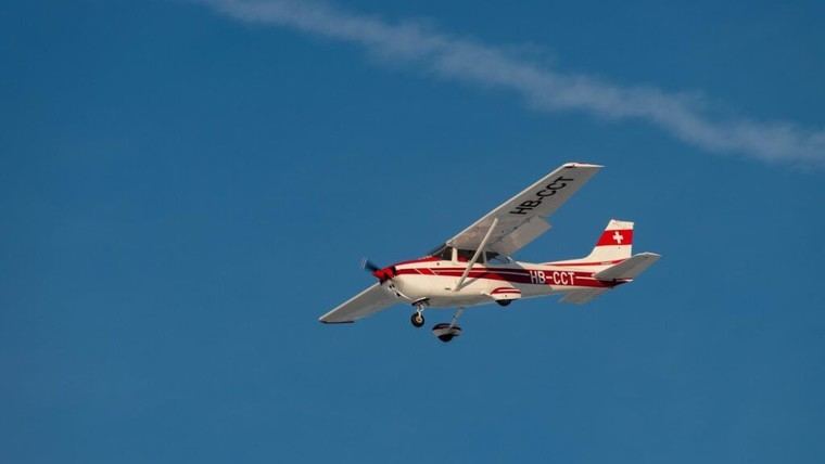 Ladrón misterioso roba y repara avioneta antes de devolverla
