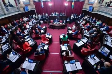 Peronismo busca reelección indefinida para legisladores en medio de crisis política