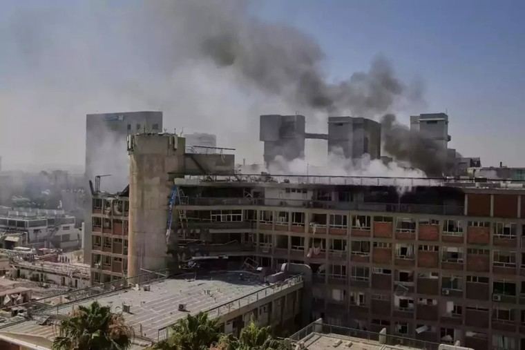 Irán ataca un hospital en Israel y deja varios heridos