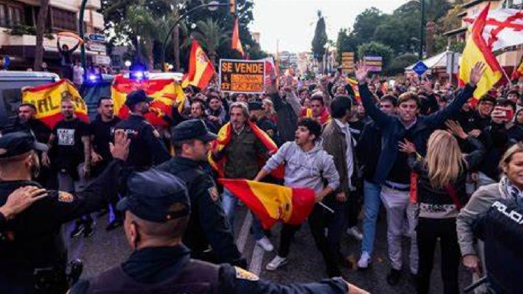 Sánchez y Scholz inmobilizados en Málaga por manifestantes contra de la amnistía