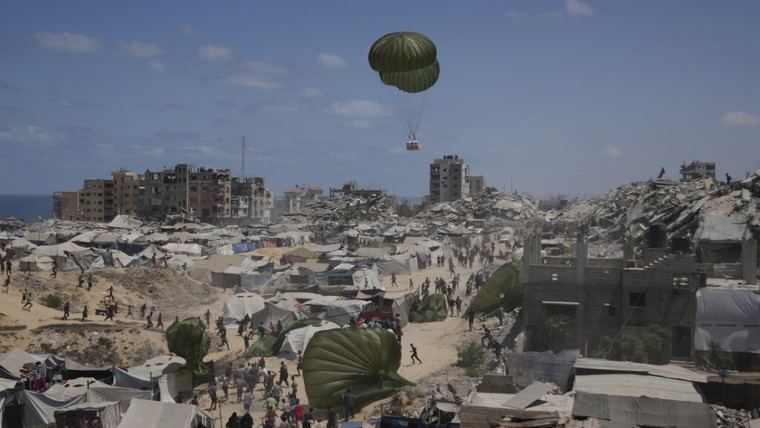 Caos por entregas aéreas de alimentos en Gaza