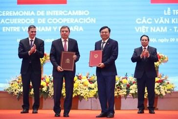 España y Vietnam firman acuerdo para mejorar la calidad alimentaria