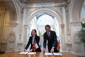 España y Chile firman acuerdo cultural sobre memoria democrática