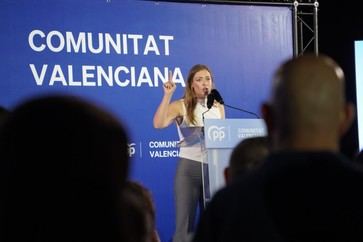 Ester Muñoz exige elecciones anticipadas y disolución de las Cortes
