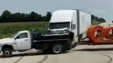 Impactante choque tras ignorar una señal de alto en Iowa