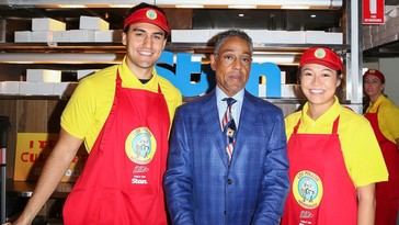 Giancarlo Esposito, de 'Breaking Bad', se convierte al islam en Arabia Saudita
