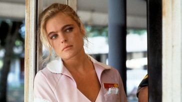 Erika Eleniak, estrella de 'Los vigilantes de la playa', gana 10.000 dólares semanales en OnlyFans