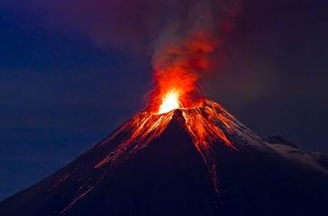 Violenta nueva erupción del volcán Etna, en Sicilia