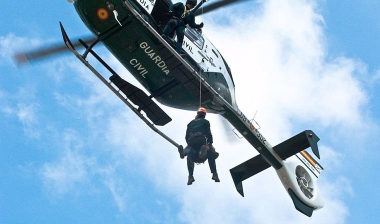 Parapentista herido es rescatado en helicóptero en Monachil, Granada