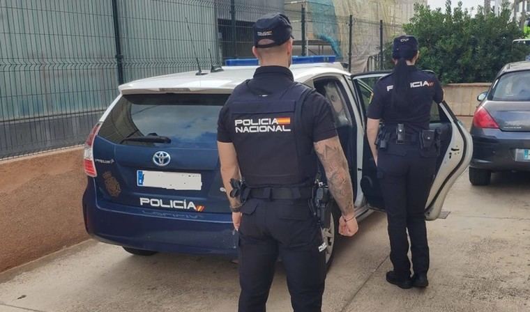 Menor fallece tras ser encontrado en un coche en Linares