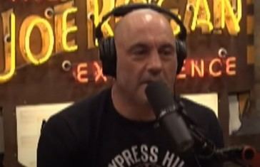 Aaron Rodgers critica las vacunas COVID-19 en el podcast de Joe Rogan