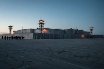 Gobierno federal planea construir ocho mega centros de detención en EE. UU