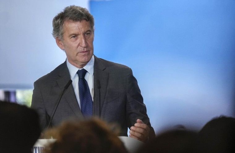 Feijóo propone una única autoridad para gestionar la inmigración en lugar de cinco ministerios