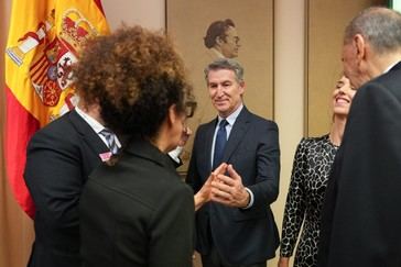 Feijóo cuestiona la moralidad de Sánchez en su discurso sobre paz y patriotismo