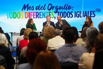 Feijóo defiende la igualdad LGTBI en el Día del Orgullo