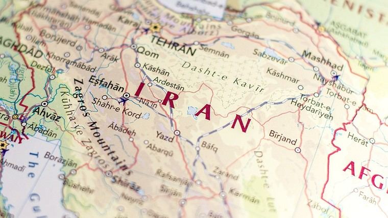 Irán amenaza con un bloqueo de 100 días al petróleo en el estrecho de Ormuz