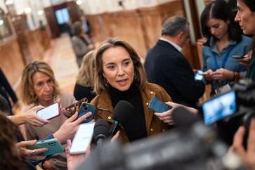 Gamarra critica a Sánchez por sus vacaciones en medio de la crisis migratoria