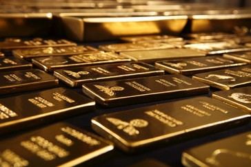 El oro alcanza un récord histórico en medio de tensiones comerciales crecientes