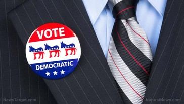 Jeffries enfrenta tensiones tras victorias socialistas en primarias de Nueva York