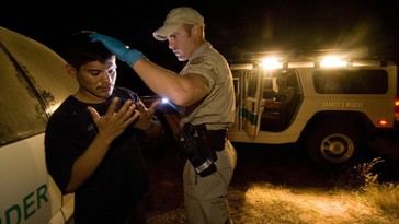 EE.UU. busca cobrar multas a deportados por hasta 998 dólares diarios