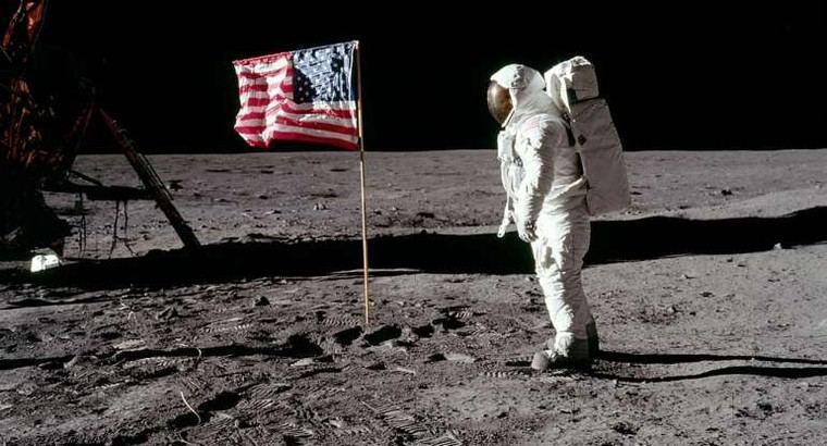 Bart Sibrel revela nuevas teorías sobre la supuesta farsa del alunizaje de Apollo