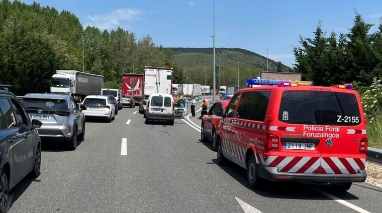 Motociclista gravemente herido tras caída en la N-121-A en Oricáin