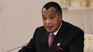 Sassou-Nguesso elogia la energía de Putin y se pregunta cómo la mantiene