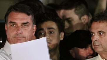 Flávio Bolsonaro se retracta de su autoproclamación como presidente electo de Brasil