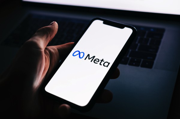 Meta AI: Un asistente que monetiza tus conversaciones privadas