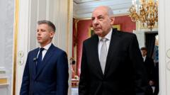 Primer ministro húngaro amenaza con destituir al presidente de la era Orbán