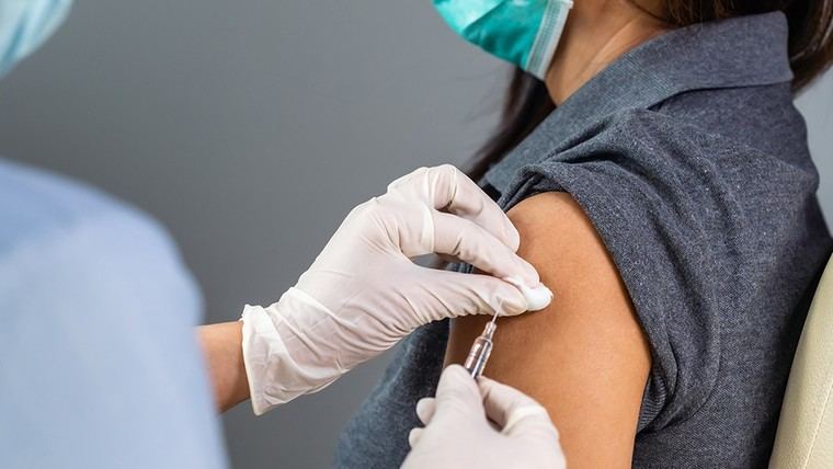 Gobernador de Idaho rechaza ley sobre libertad médica que prohibiría mandatos de salud
