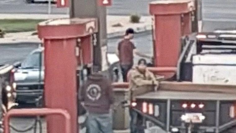Video revela al sospechoso de asesinato de Charlie Kirk durante la búsqueda policial