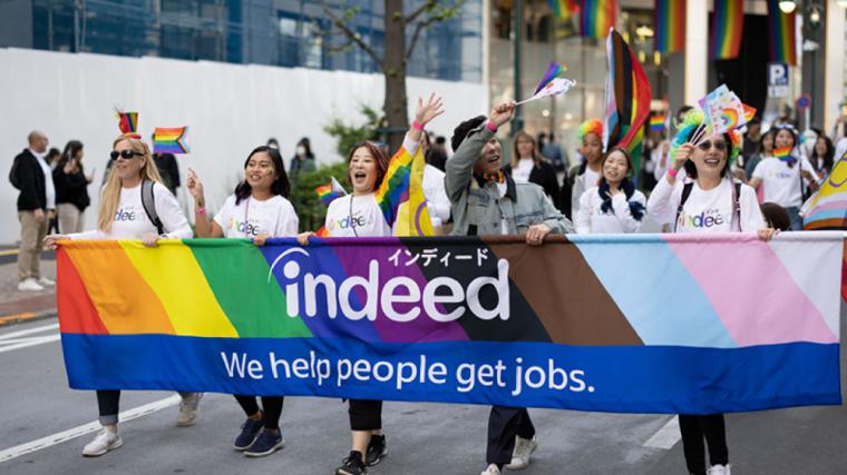Plataforma de búsqueda de empleo ofrece $10.000 a empleados transgénero para mudarse a lugares más seguros