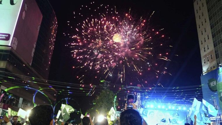 India y Pakistán celebran el alto el fuego como un triunfo nacional