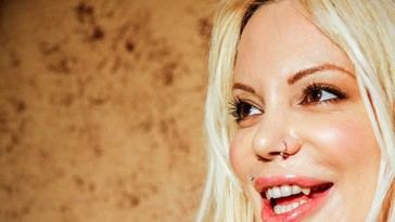 Influencer argentina quiere cantar en la mañanera de Sheinbaum