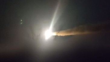 Irán declara haber atacado al portaaviones Abraham Lincoln