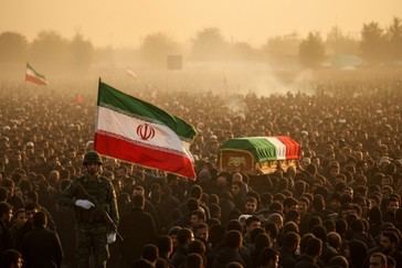 Comandante iraní advierte a EE. UU. e Israel sobre posibles ataques durante el funeral de Khamenei