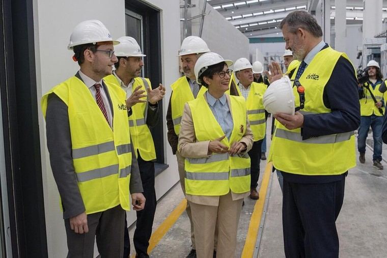 Isabel Rodríguez pide a las administraciones que integren la industrialización en sus licitaciones