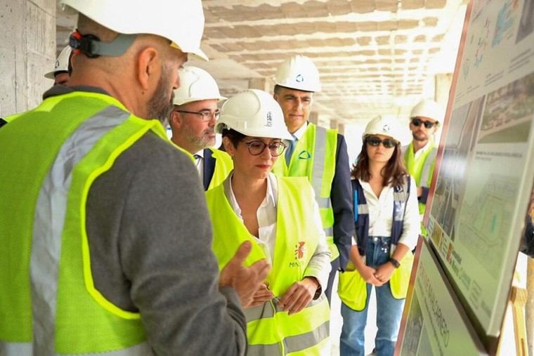 Isabel Rodríguez aboga por la sostenibilidad del parque de vivienda pública para el futuro de todos