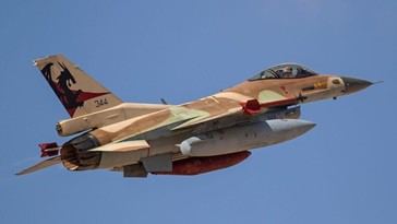 Israel destruye avión del líder supremo iraní en Teherán