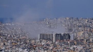 Israel bombardea suburbios de Beirut en operación contra Hezbolá