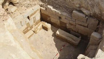 Descubren tumba etrusca de 2.600 años intacta cerca de Roma