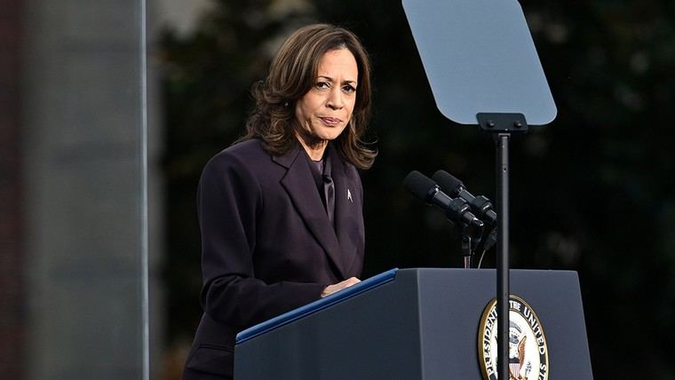 Kamala Harris Critica Fuertemente las Políticas de Trump y Desata Rumores sobre su Futuro Político