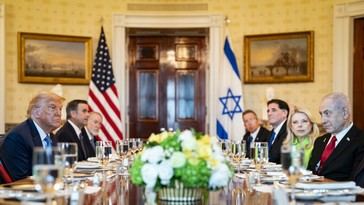 Kamala Harris critica a Trump por apoyo incondicional a Netanyahu en Gaza