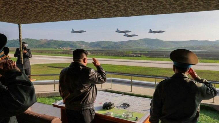 Kim Jong-un ordena al Ejército estar listo para la guerra
