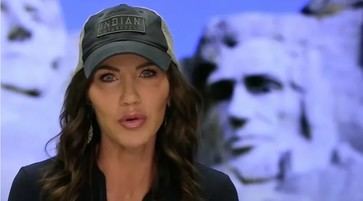 Kristi Noem exige la salida de Maduro mientras aumenta la presión militar de EE. UU