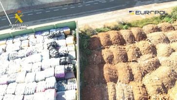 Guardia Civil desmantela redes globales de tráfico de residuos en gran operación internacional